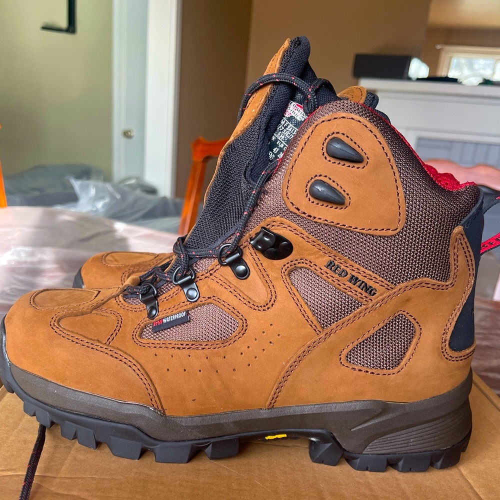 Red wing 6674 truhiker safety shoes for sale size 10D